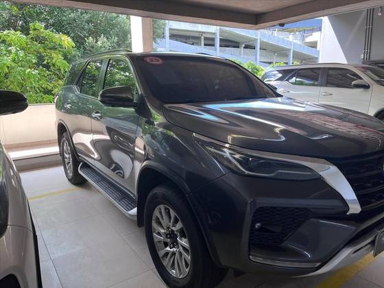 TOYOTA HILUX SW4 2.8 D-4D TURBO DIESEL SRX 7L 4X4 AUTOMÁTICO